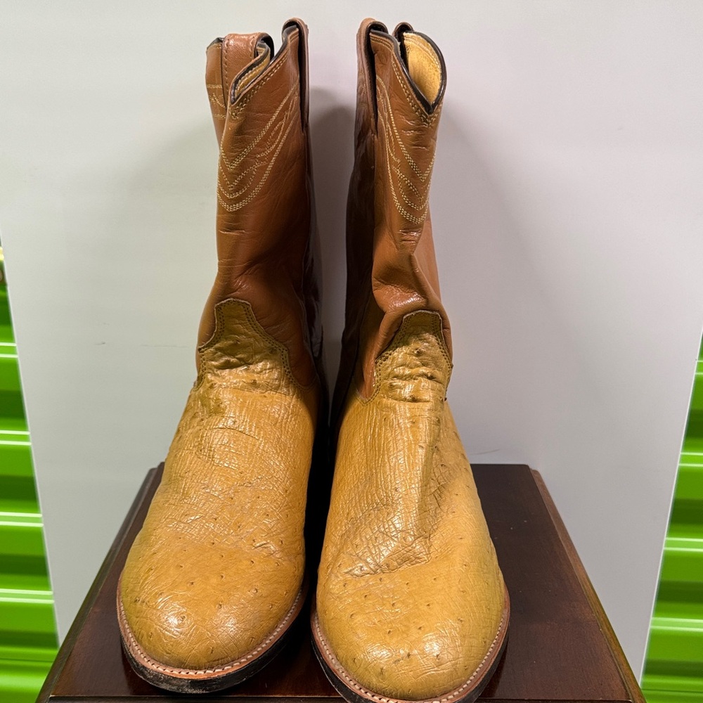Justin Boots Men's Tan and Brown Western Boots - Picture 2 of 11